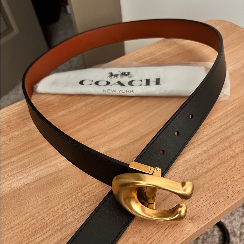 Coach Reversible Black/Brown Gold C Hardware - Picture 3 of 13